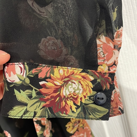 American Rag floral blouse size small - Picture 6 of 8